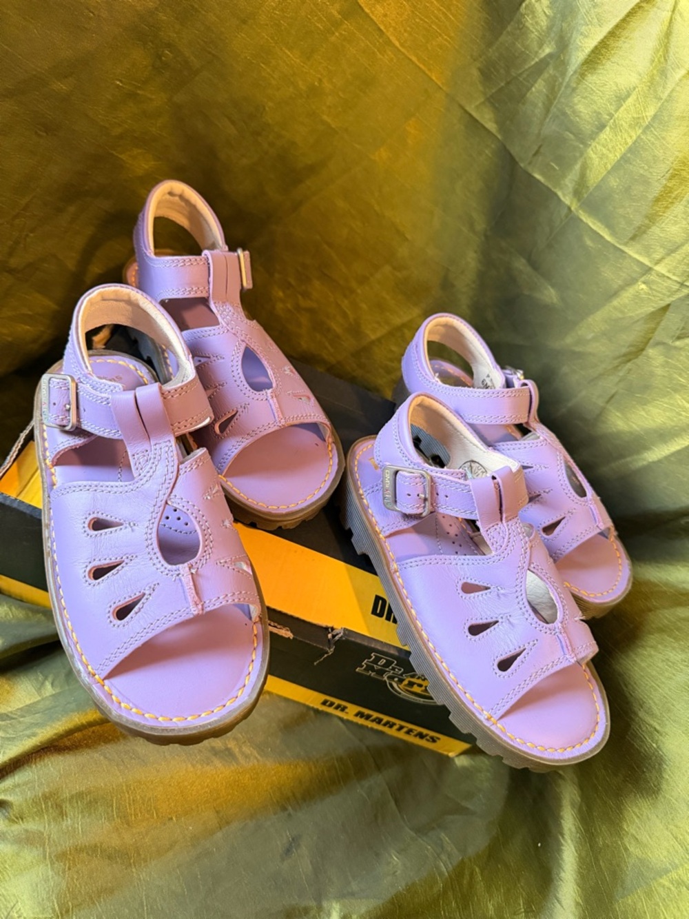 Dr. Martens Kids Lavender Leather T-Bar Sandals Vintage Y2K Rare Color - Picture 2 of 10
